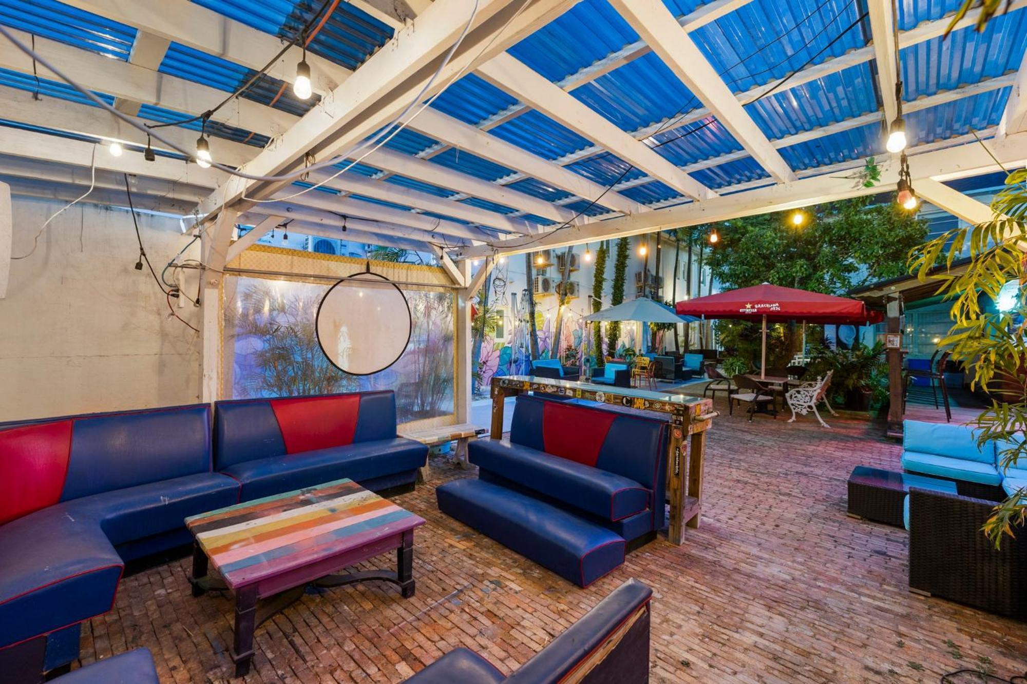 The New Yorker Hotel Miami Exterior photo